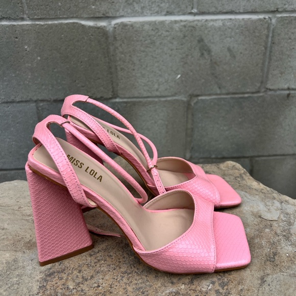 Miss Lola bubble gum pink crocodile print heel 
Size 6.5 - Picture 4 of 4